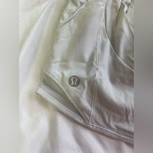 Lululemon White Hotty Hot Shorts (without insert)